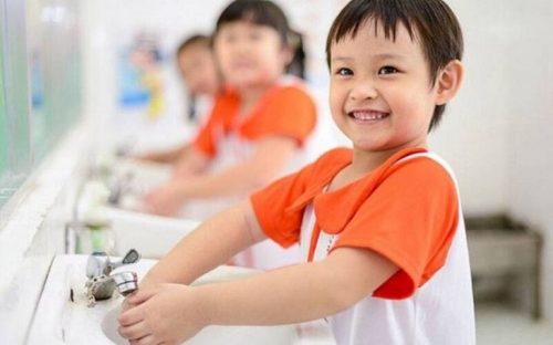 cach-day-cac-buoc-rua-tay-dung-cach-cho-tre-de-tao-thoi-quen-rua-tay-sach-se-12